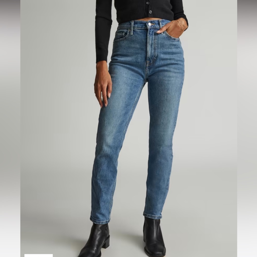 Everlane “The Curvy Cheeky Jean”